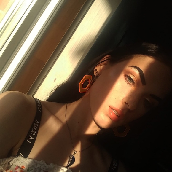 Meet your Posher, Angela - Picture 1 of 1